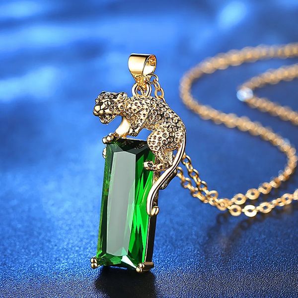 Collares colgantes Exquisito leopardo con incrustaciones de cristal verde collar de moda damas fiesta accesorios de joyería regalos personalizados 231005