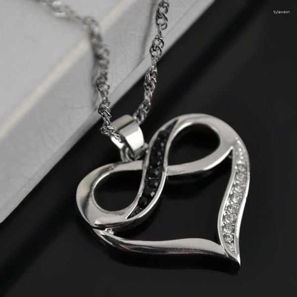 Pendentif Colliers Exquis Argent Plaqué Infinity Heart Collier Noir / Blanc Zircon Cristal De Mariée Bijoux De Mariage Cadeaux D'amoureux Pour Les Femmes