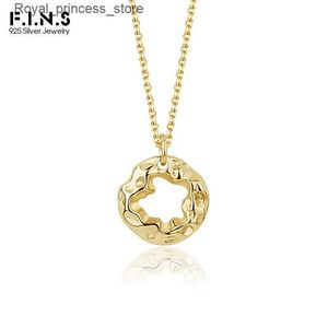 Hangende kettingen F. I.N.S Pure 925 Sterling Silver Hollow Slrench Ketting Dames Geometrische ronde Clavik -ketting Exquise sieradenaccessoires Q240426