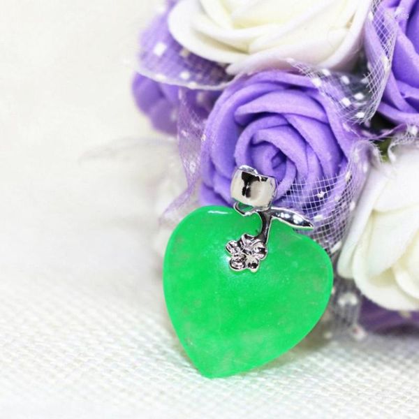 Collares pendientes Factory Outlet 2pcs Charms Ronmatic Green Jades Gemas en forma de corazón Classcial Silver-color Jewelry 18mm B1833