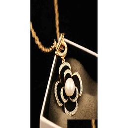 Célèbres fleurs noires pendentif colliers de luxe comme spectacle designer mode charme bijoux perle camélia collier pour Wom Dhqut