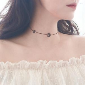 Hangende kettingen fashin persoonlijkheid zwarte holle roos verzilverde sieraden temperament bloem choker sleutelbeen ketting XL262