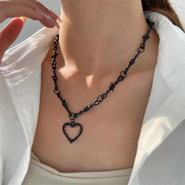 Pendentif Colliers Mode Couple Coeur Gothique Thorns Brambles Charm Collier Collier Pour Hommes Femmes Hip-Hop Punk Noir Chaîne Bijoux Cadeaux