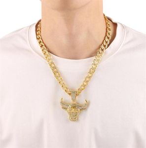 Colliers pendentifs Fashion Cuba Men Hip Hop Hop Full Full Hingestone Bull Head Collier Sparkling Out Gold Punk pour Boyfriend Gift6729974