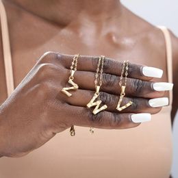 Hanger kettingen mode schattige minimalistische initiële brief voor vrouwen vintage a-z ketting goudketen chokers aangepaste juwelier