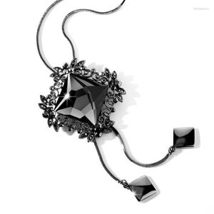 Pendentif Colliers Mode Femme Hiver Vêtements Accessoires Bijoux De Haute Qualité De Luxe Carré Noir Cristal Femmes Long Collier Vintage