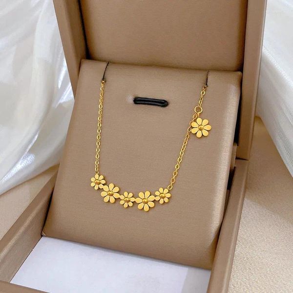 Collares colgantes Flor de moda para mujeres Acero inoxidable Chapado en oro 6 Flores Collar Minimalista Boda Joyería de Navidad Regalo