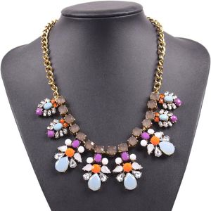 Collares con colgante, collar de cadena de oro a la moda, declaración de cristal de flores, joyería elegante para mujeres, accesorios para damas