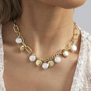 Colliers pendants Collier de perles d'imitation irrégulière pour femmes bijoux de la chaîne de clavicule pour femmes rétro