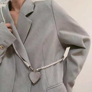 Colliers pendentiels Collier long avec grand miroir coeur femme 2024 Déclaration de la chaîne d'épaule perl Personnalité bijoux en gros