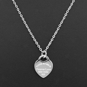 Pendentif Colliers Mode Luxe Amour Collier Femmes Paragraphe Clavicule Or Pêche Coeur Fine Jewelry259U