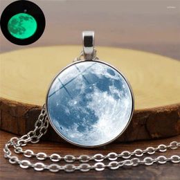 Pendentif Colliers Mode Hommes Femmes Lumineux Collier Bijoux Classique Galaxy Univers Dream Star Sky Glass Glow In The Dark Collier Cadeaux