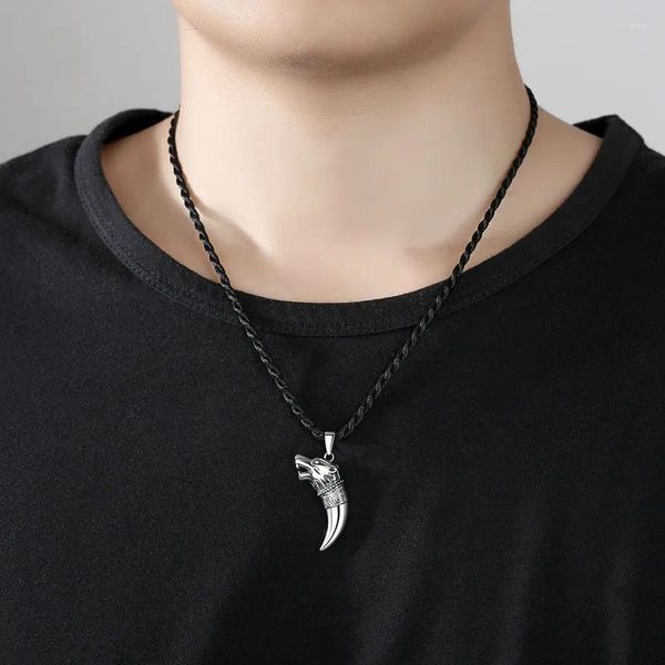 Pendentif Colliers Mode Rétro Cupronickel Argent Plaqué Collier Wolf's Fang Sculpture Loup Chandail Chaîne Pour Charms Bijoux Chanceux