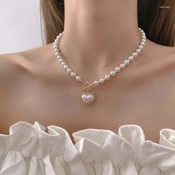 Collares colgantes Moda Retro Perlas de imitación Collar de corazón para mujeres Estilo francés simple Elegante Cadena de clavícula Joyería de fiesta