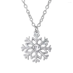 Hanger Kettingen Mode Strass Kristal Inlay Holle Metalen Rhodium-plated Sneeuwvlok Charme Ketting Voor Winter Kerstcadeau Sieraden
