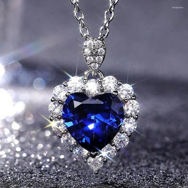 Collares colgantes Moda Romántico Corazón Corte Azul Zafiro Vice Collar de piedra para mujeres Boda nupcial Día de San Valentín Clavícula