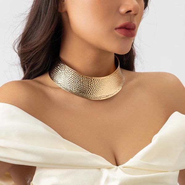 Collares colgantes Declaración de moda Collar de torsión para mujeres 2023 Punk Color oro Metal Africano Exagerar Accesorios de joyería