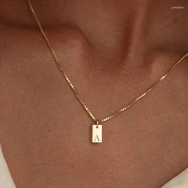 Colliers de pendentif Fashion Tiny Square A-Z Collier alphabet pour femmes Collier de lettres initiales