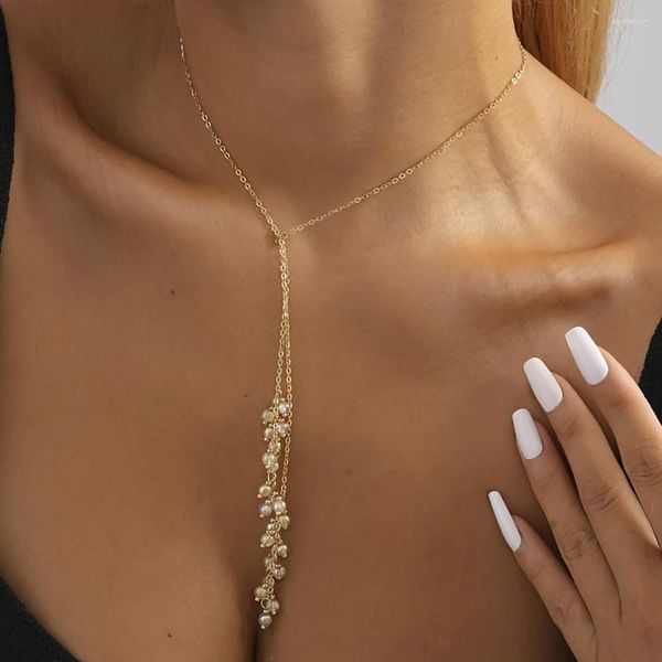 Collares colgantes Tendencia de moda Collar de cuentas redondas para mujeres Personalidad Temperamento Señoras Borla Cadena de clavícula Joyería al por mayor