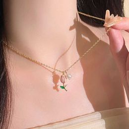 Colliers pendants à la mode et unique Design élégant et exquis Collier de perle de tulip
