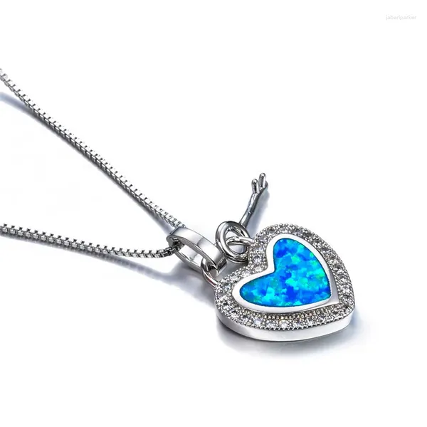 Pendentif Colliers Femme Love Heart Collier éternel Blue Fire Opal Dainty Argent Couleur Chaîne pour femmes Bijoux de mariage