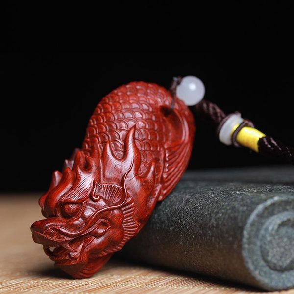 Colliers Pendentif Fidélité Petite Feuille Bois De Santal Rouge Sculpté Dragon Poisson Poignée Pièce Hommes Continuer Acajou Bois De SantalPendentif ColliersPendan