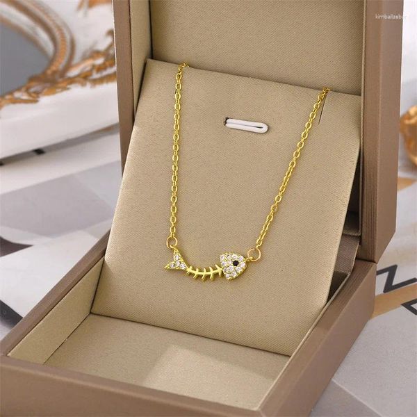 Colliers pendentif Collier d'os de poisson pour la conception de la minorité féminine: chaîne de verrouillage en acier titane avec tempérament minimaliste