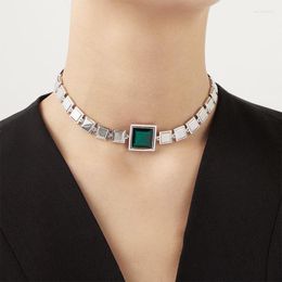 Collares colgantes Flip Collar Pequeño Diseño Simple Vidrio de alta calidad Collar de esmeralda Cadena Mujer