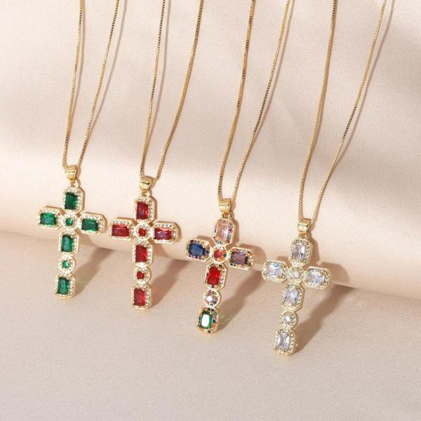 Colliers pendants fllola femmes cristal cross multicolore luxe chrétien cuivre jielrie religieuse plaquée nkeb775