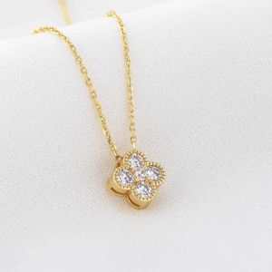 Colliers de pendentif French Bling Four feuilles Collier Pendant 925 Silver Sterling 14K Gold plaqué CZ Clavicule Chaîne de mode pour femmes 240410