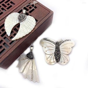 Collares colgantes Concha de agua dulce Forma de mariposa blanca adecuada para joyas de moda que hacen accesorios de collar Decoración de bricolaje