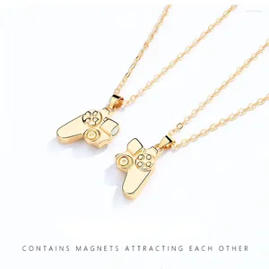 Colliers pendentifs Console de jeu Collier Poignée Couple avec une paire d'aimants Cadeau personnalisé pour la Saint-Valentin pour hommes et femmes