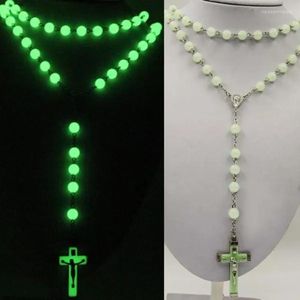 Pendentif colliers lueur dans le noir chapelet chrétien pour les femmes lumineux catholique croix collier Religion foi bijoux