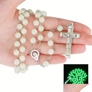 Pendentif Colliers Glow dans le collier de chapelet de croix sombre pour les femmes perles catholiques lumineuses Relius Jésus Crucifix pendentif bijoux goutte Dhek1