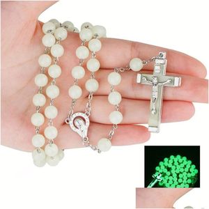 Lueur dans le noir jésus Crucifix croix pendentif collier veilleuse Fluorescence Christ prière perles colliers pour Wo Dhiha
