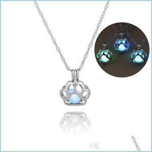 Pendentif Colliers Glow In The Dark Metal Pet Dog Paw Pendentif Colliers pour Femme Animaux Chiens Creux Médaillon Pendentifs Nuit Lumineux L Dhlqm