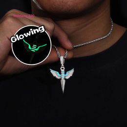 Hanger Kettingen Glow In The Dark Serie Pass Diamond Tester Moissanite Dagger Wing Hanger Iced Out Mannen Hip Hop Sieraden Charme Ketting