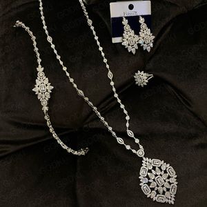 Pendentif Colliers GODKI Luxe 4 PCS Fleur Feuille Collier Boucle D'oreille Ensemble Dubaï Bijoux De Mariage Ensembles Fiançailles brincos para as mulheres 230718