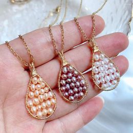 Collares colgantes Color dorado Collar de perlas naturales de agua dulce Pequeño encanto barroco Envoltura de alambre Gota de agua Gargantilla blanca púrpura