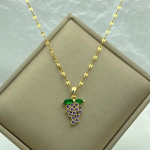 Collares colgantes de acero inoxidable de color chapado en oro para mujeres con una pequeña fruta, uva morada, joyería de moda en