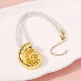 Colliers pendentif Golden Conch élégant collier de luxe chaîne de clavicule pour les femmes