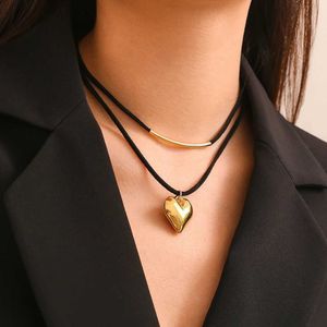 Colliers de pendentif Gothic Black Velvet Petit Collier pendentif en forme de coeur Convient aux femmes 2024 TREND