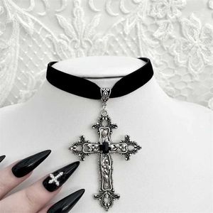 Hangende kettingen Gothic Limited Black Velvet Cross Bead ketting sieraden prachtige dames punk cadeau statement nieuwe gothic Halloween Gleng D240522