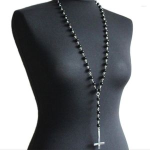 Pendentif Colliers Collier de perles de chapelet gothique occulte avec croix inversée // Véritable style de pierres précieuses Sorcellerie satanique à gauche