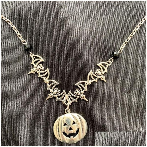 Pendentif Colliers Gothique Ou Halloween Collier Avec Chauve-Souris Citrouille Et Perles Noires Bijoux Femmes Déclaration De Cadeau Mode Créativité Drop Dhxkb