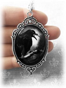 Hanger Kettingen Gothic Raven Charm Ketting Voor Vrouwen Alternatieve Sieraden Goth Witch Gift Glas Reliëf Mystery Choker