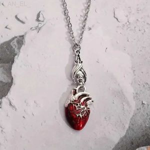 Collier gothique avec pendentif en forme de cœur sanglant, chauve-souris Vampire, bijoux de sorcière païenne à la mode, cœur d'anatomie, accessoires d'halloween, cadeau C24326
