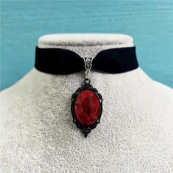 Pendentif Colliers Gothic Vampire Cameo Charm Collier Mode Pagan Wizardry Bijoux Cadeau Sang Rouge Quartz Vintage Velvet Choke Ring