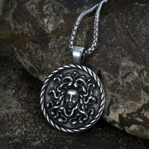 Colliers pendants Medusa en acier inoxydable vintage gothique pour les hommes femmes punk moteur moto