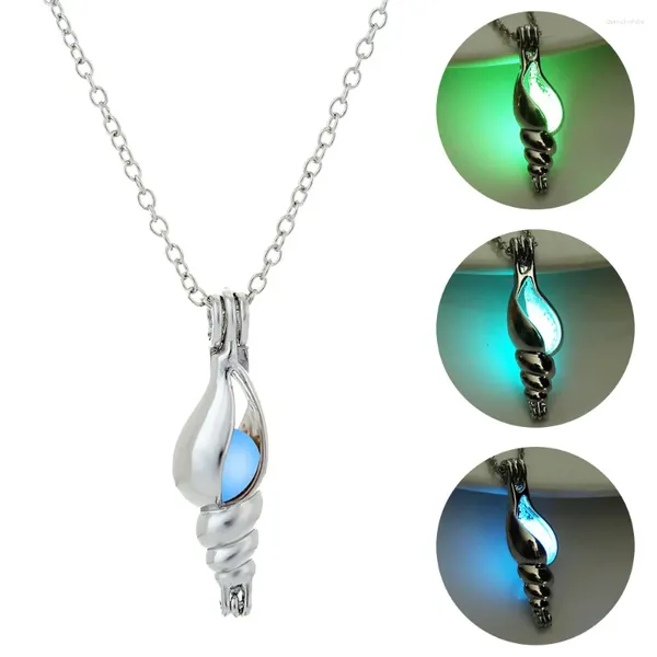 Pendentif Colliers Halloween Night Glow Collier Femmes Accessoires polyvalents Chaîne de collier de bijoux de conque européenne et américaine